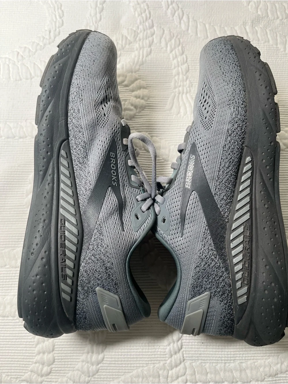 Brook Beast GTS 24 Wide Men’s 11.5 — Gray and Ebony - 1104252E069